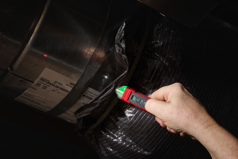 Milwaukee 2225-20 - Cercafase con termometro laser CAT IV - Image 2