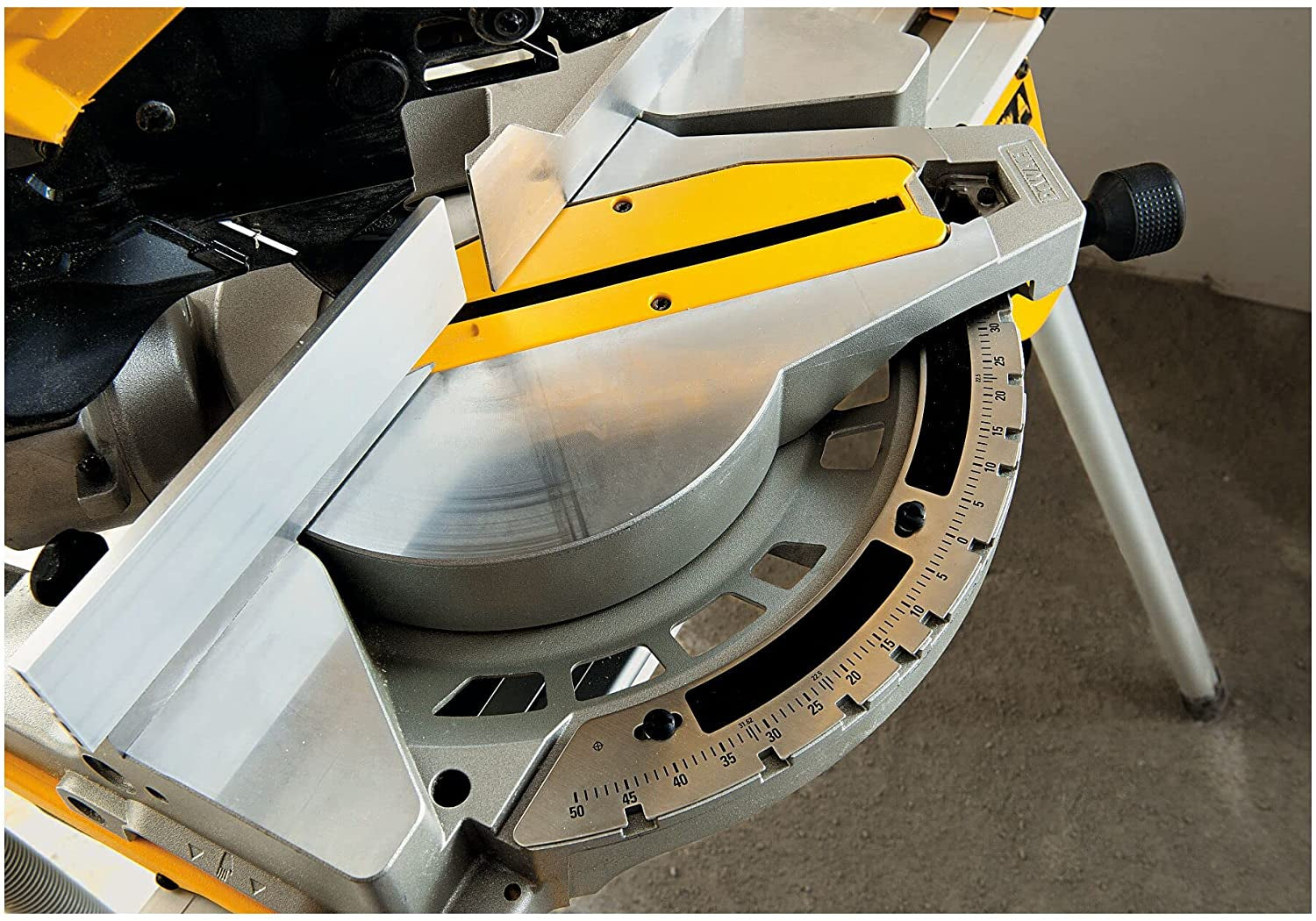 Dewalt D27113-QS - troncatrice a testa fissa con pianetto, 305mm - Image 4