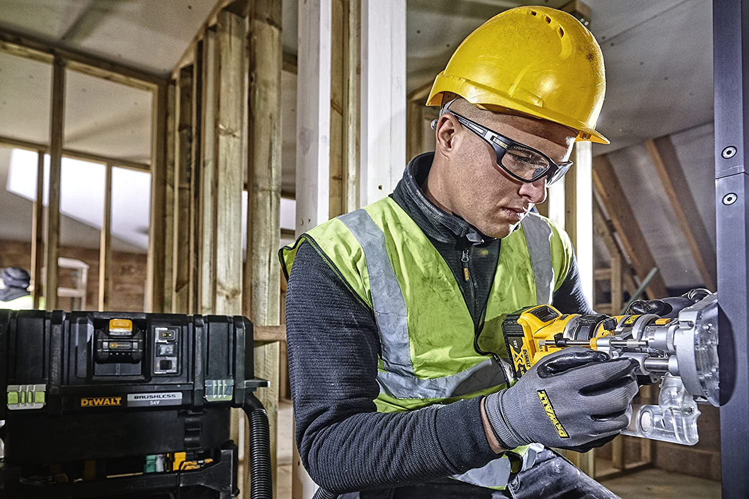 Dewalt DCW604NT-XJ - Elettrofresatrice ad affondamento e a base fissa 18V, solo corpo - Image 5