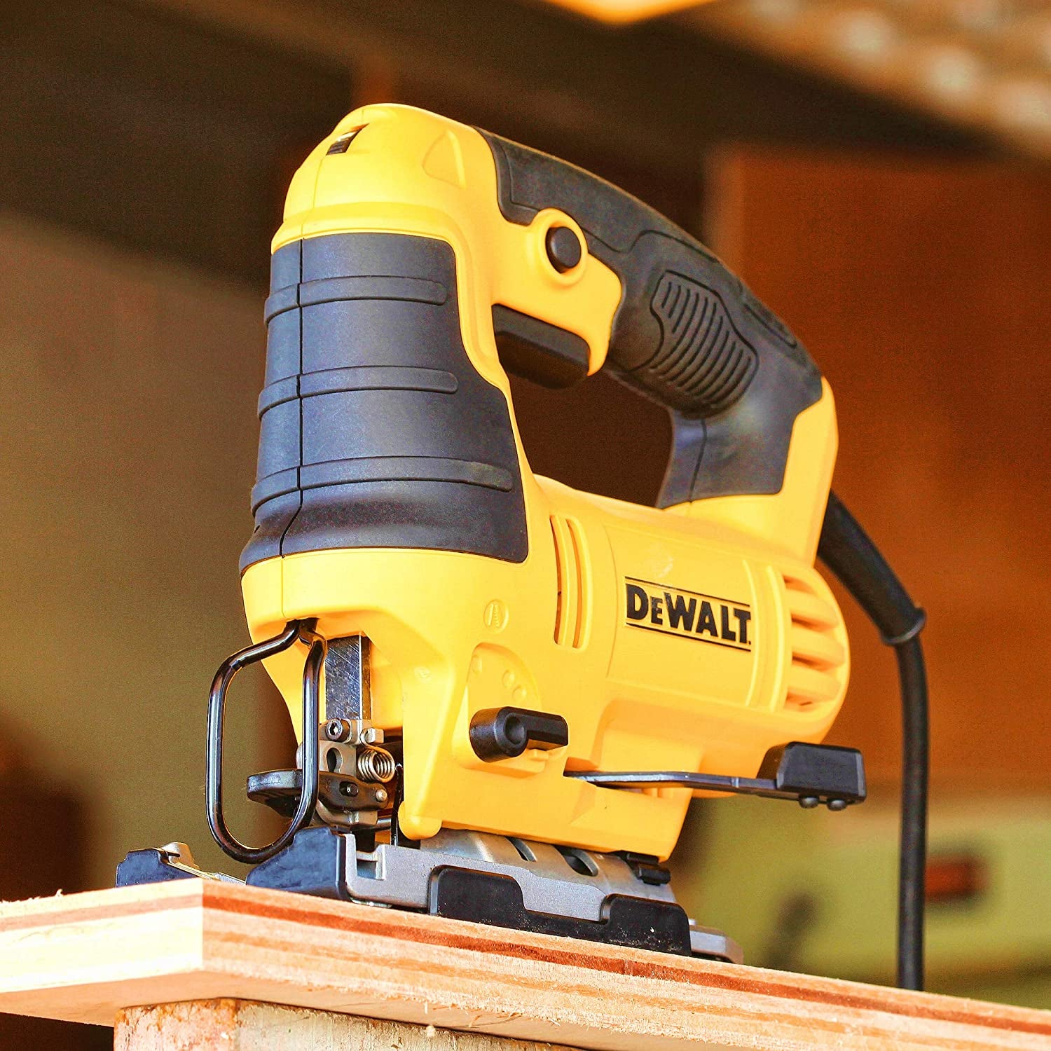 Dewalt DWE349 - Seghetto alternativo - 550 W - Taglio max legno 85 mm - Image 3