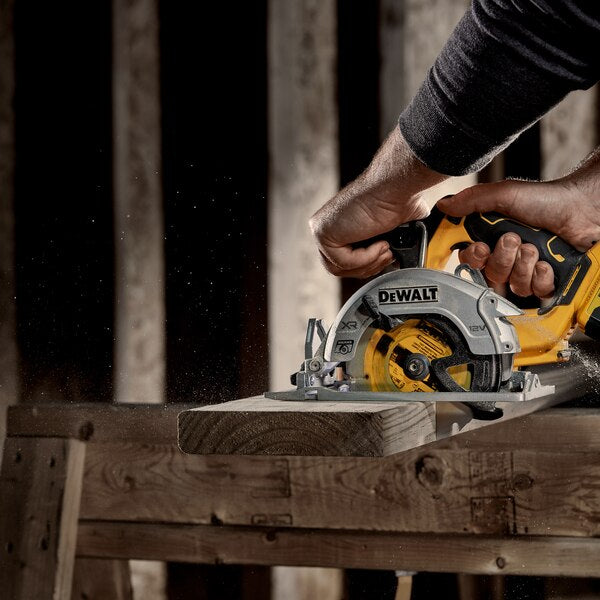 Dewalt DCS512P2-QW - Sega circolare a batteria 12V, disco 140 MM - 2 x 2Ah in valigetta - Image 3