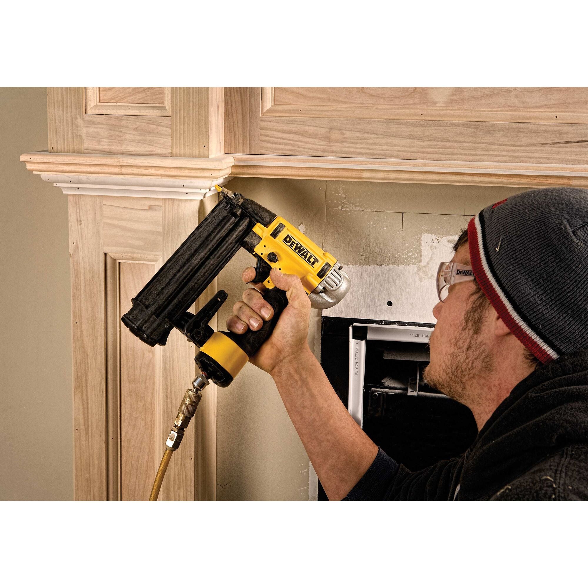 Dewalt DPN1850PP-XJ - Groppinatrice pneumatica 18G per groppini da 15 a 55 mm - Image 5