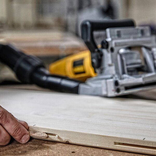 Dewalt DW682K-QS - Fresatrice per giunzioni con lamelle/linguette 600W - Image 5