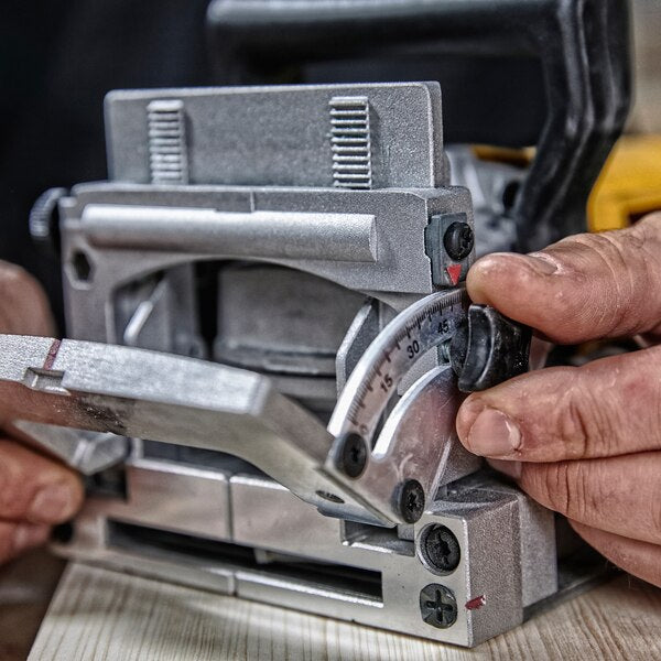 Dewalt DW682K-QS - Fresatrice per giunzioni con lamelle/linguette 600W - Image 4
