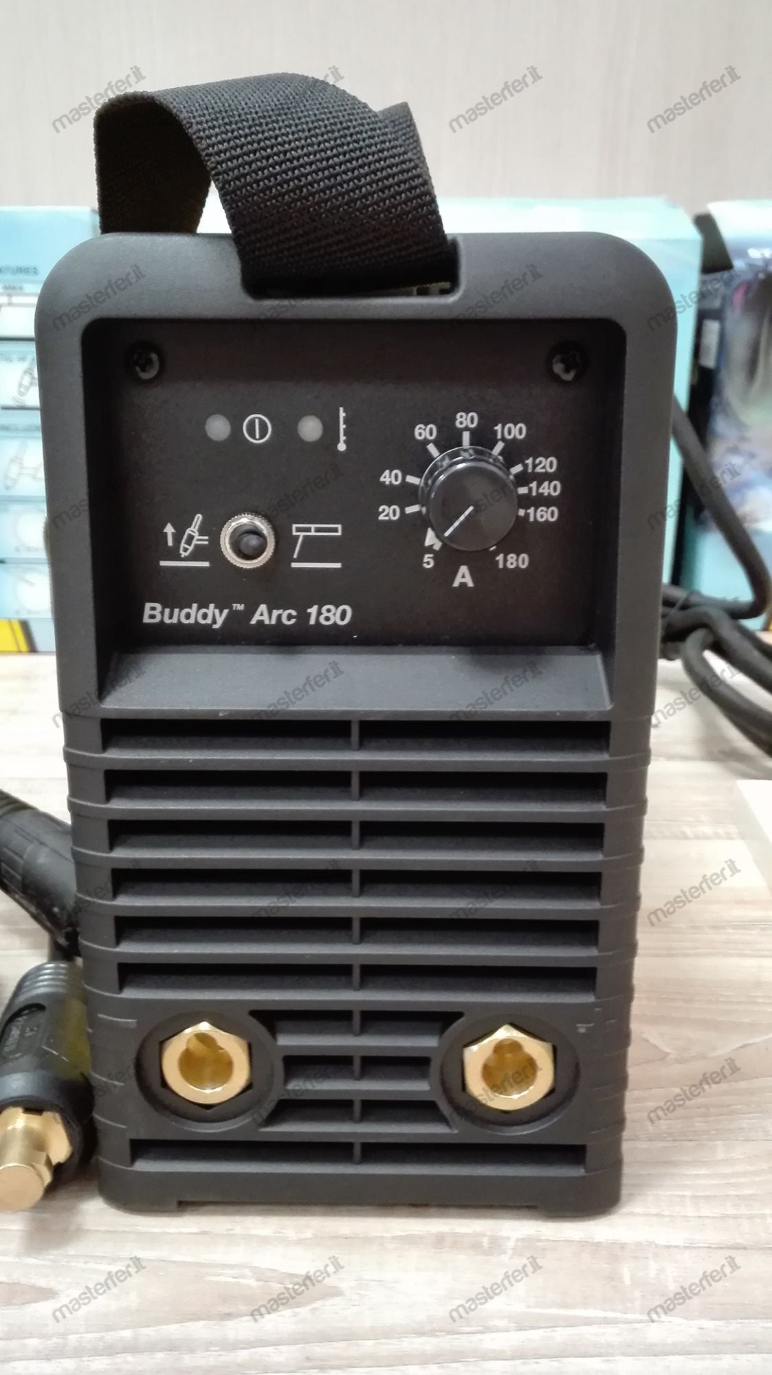 Saldatrice inverter Esab Buddy Arc 180 (180 A) con cavi e pinze pronta all'uso - Image 4