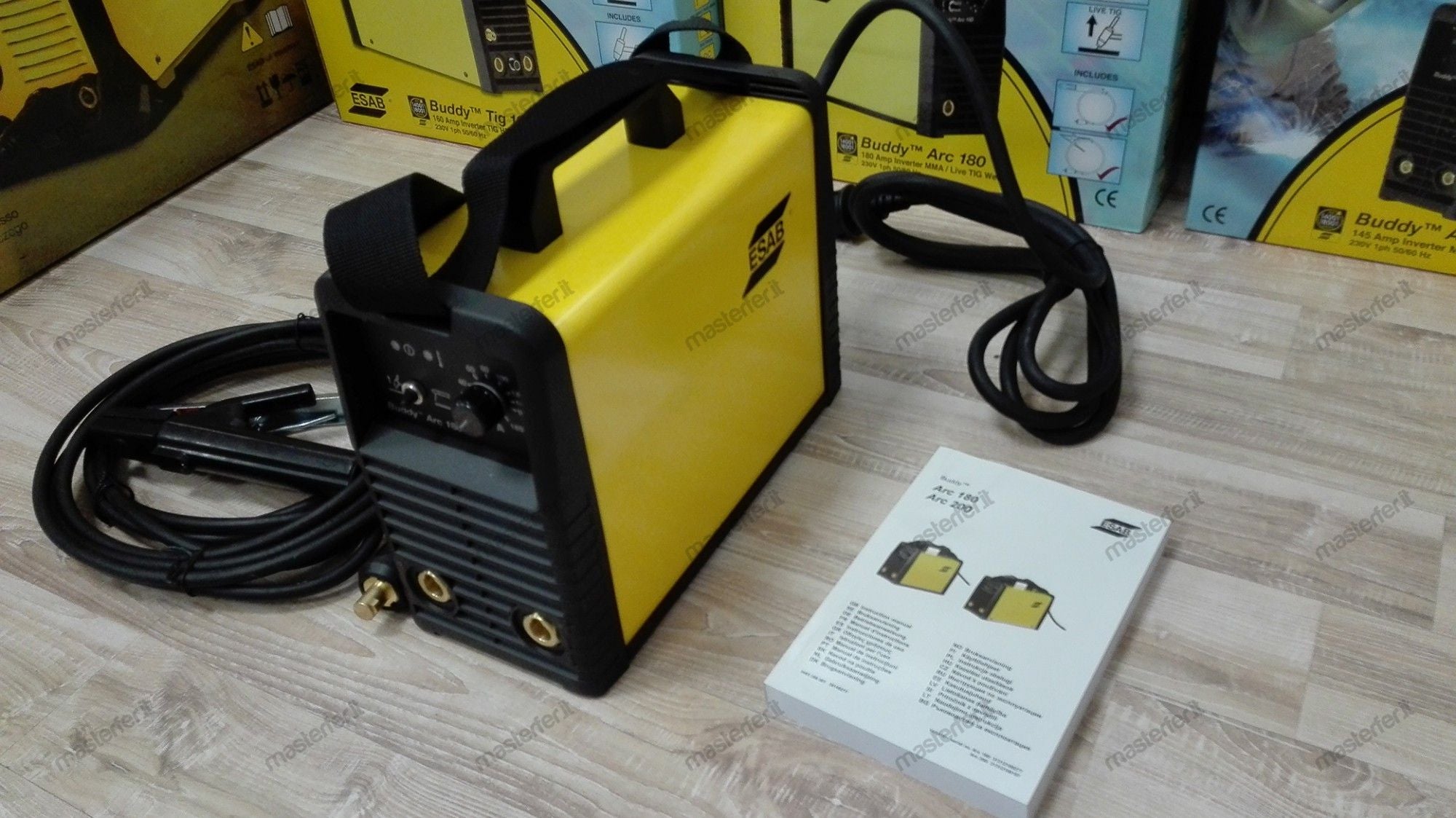Saldatrice inverter Esab Buddy Arc 180 (180 A) con cavi e pinze pronta all'uso - Image 5