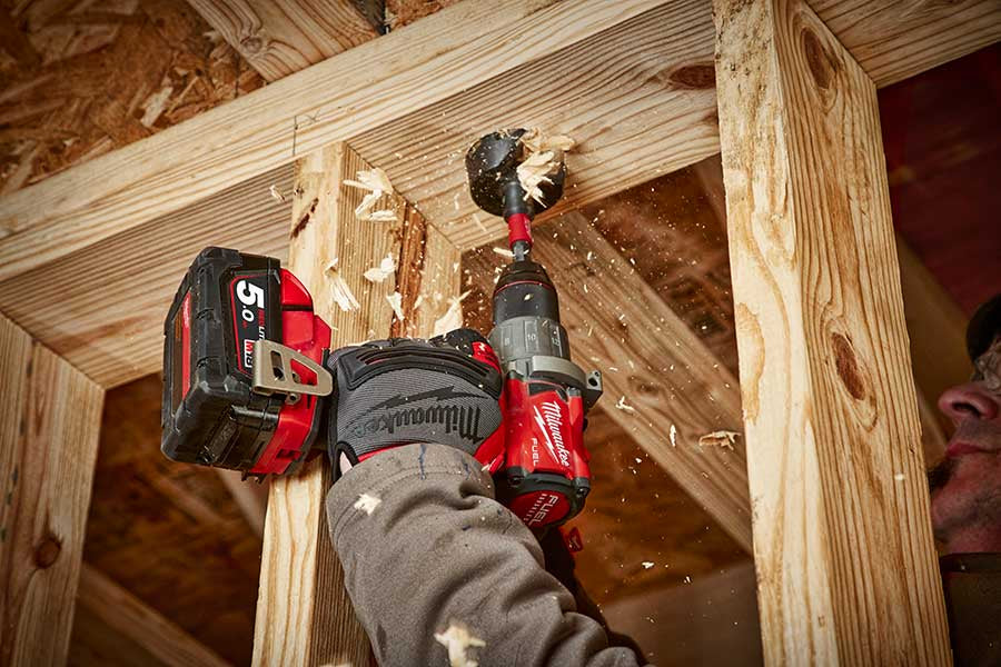 Milwaukee M18 FPP4A-503P - Kit utensili a batteria 18V Fuel - Trapano, Smerigliatrice, Tassellatore, Avvitatore impulsi - Image 2