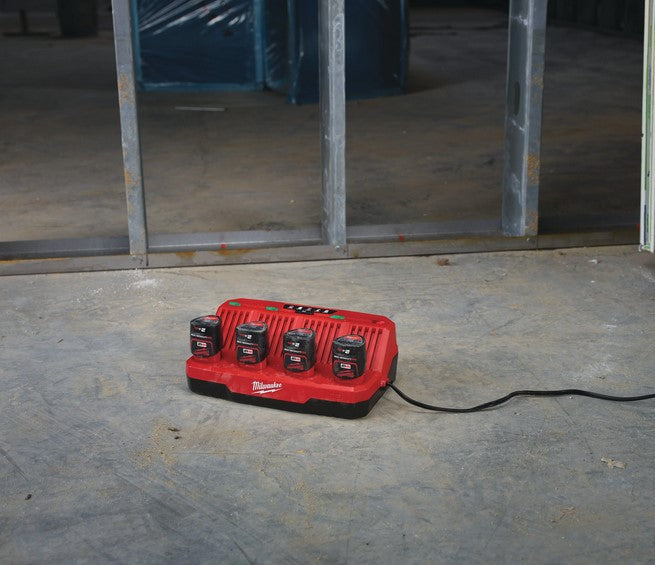 Milwaukee M12 C4 Caricabatterie multiplo 12V - Image 4