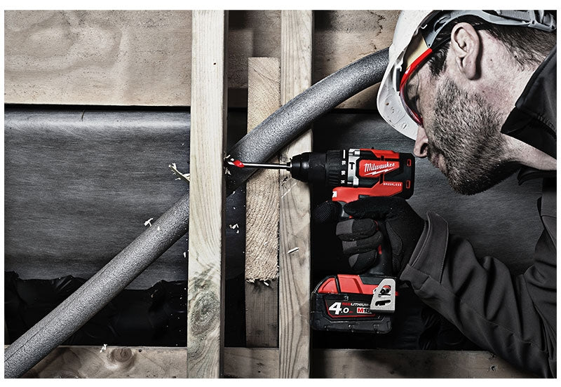 Milwaukee M18 CBLPD-402C trapano avvitatore COMPATTO brushless con percussione + 2 Batterie 4Ah + Valigetta - Image 5