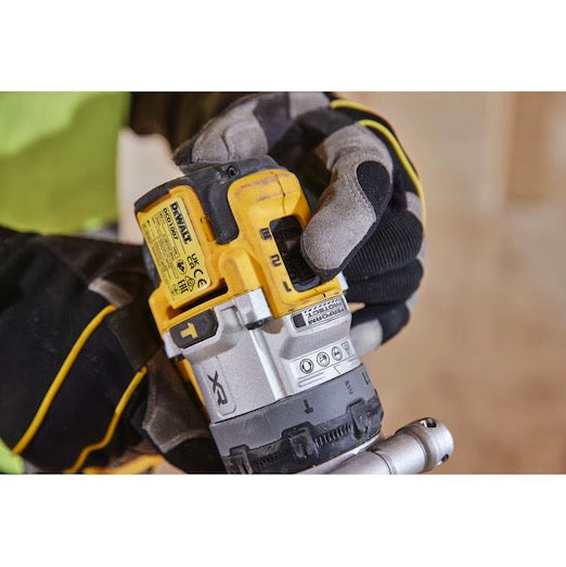 Dewalt DCD1007H2T-QW - Trapano Avvitatore 3 Velocit?? con percussione XR 18V con motore BRUSHLESS - 2 x 5 Ah Powerstack - Image 4